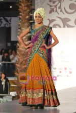 Model walks the ramp for Vikram Phadnis at Aamby Valley India Bridal Week day 4 on 1st Nov 2010 (56).JPG